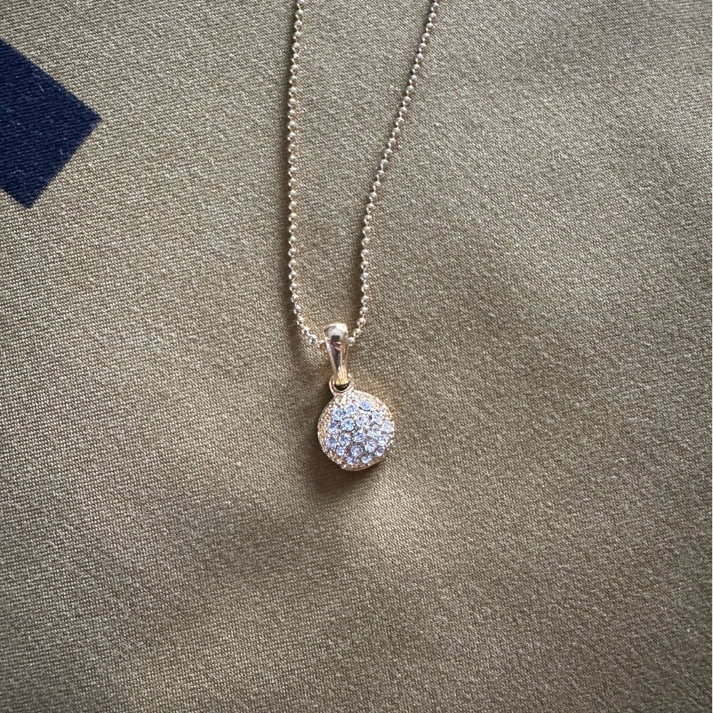 ⭐️3/$20 gold pendant with stones